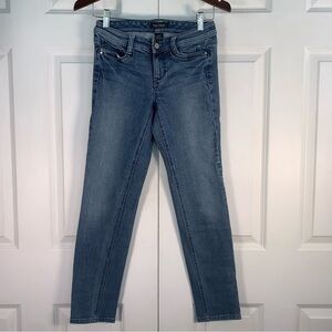 White House Black Market Slim Ankle Blanc Jeans